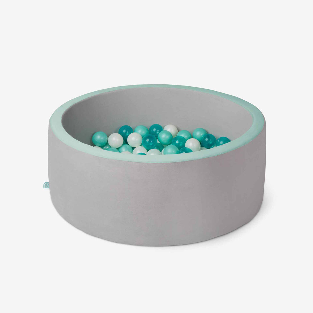 בריכת כדורים