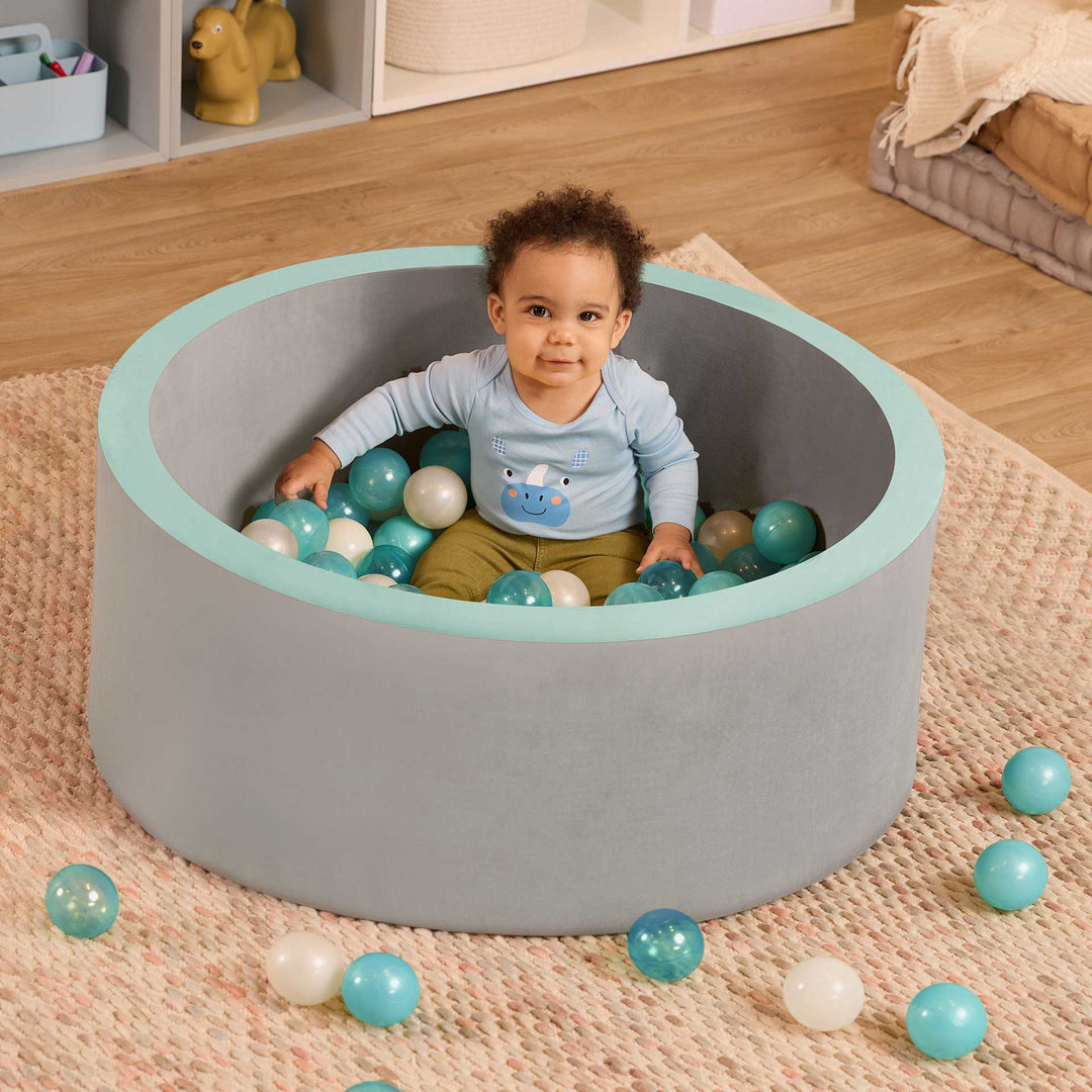 בריכת כדורים