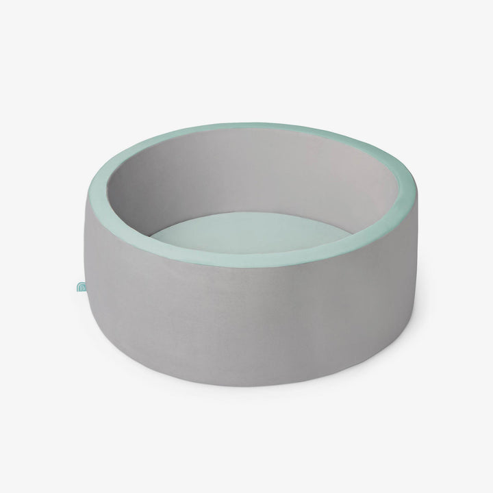 בריכת כדורים