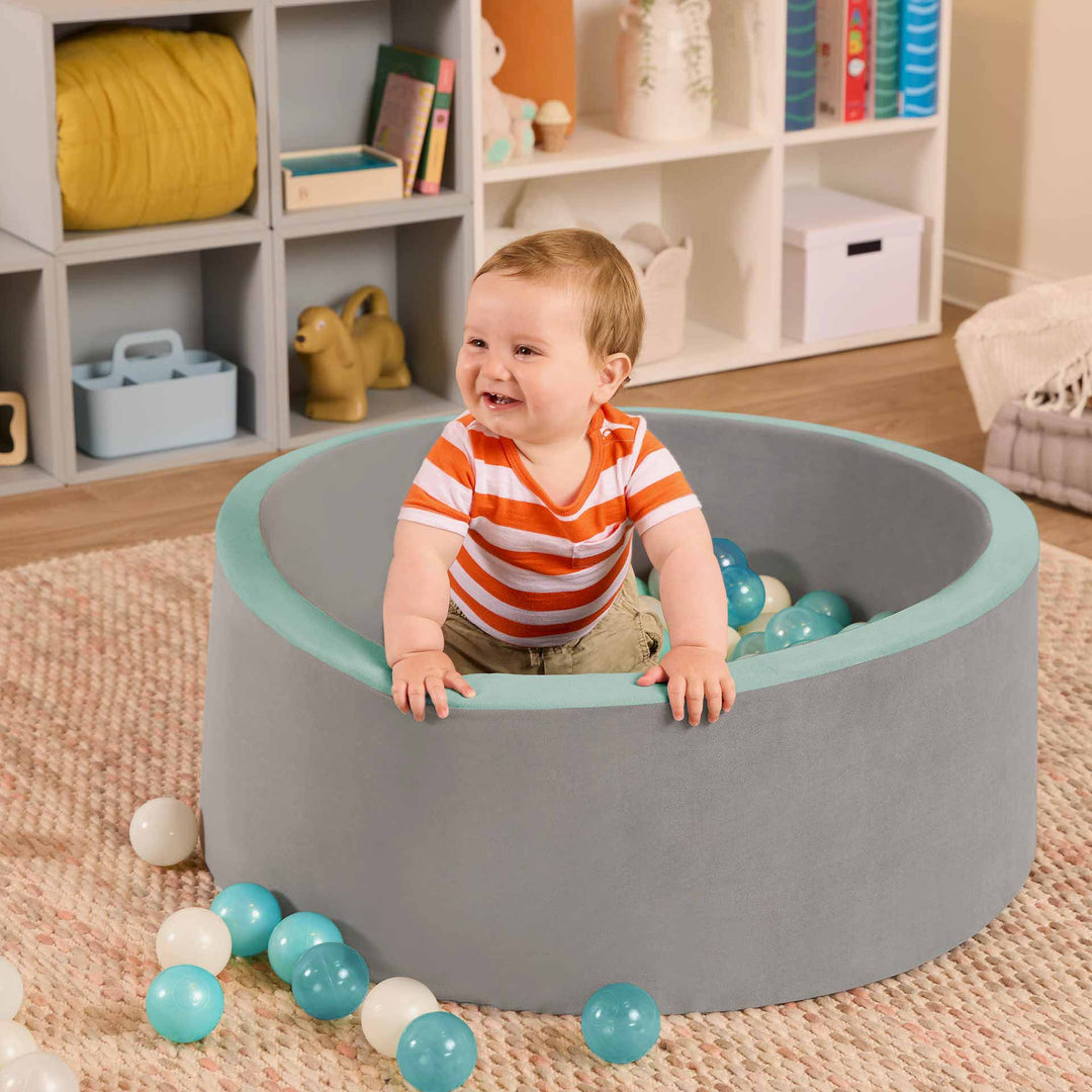 בריכת כדורים