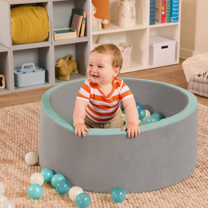 בריכת כדורים