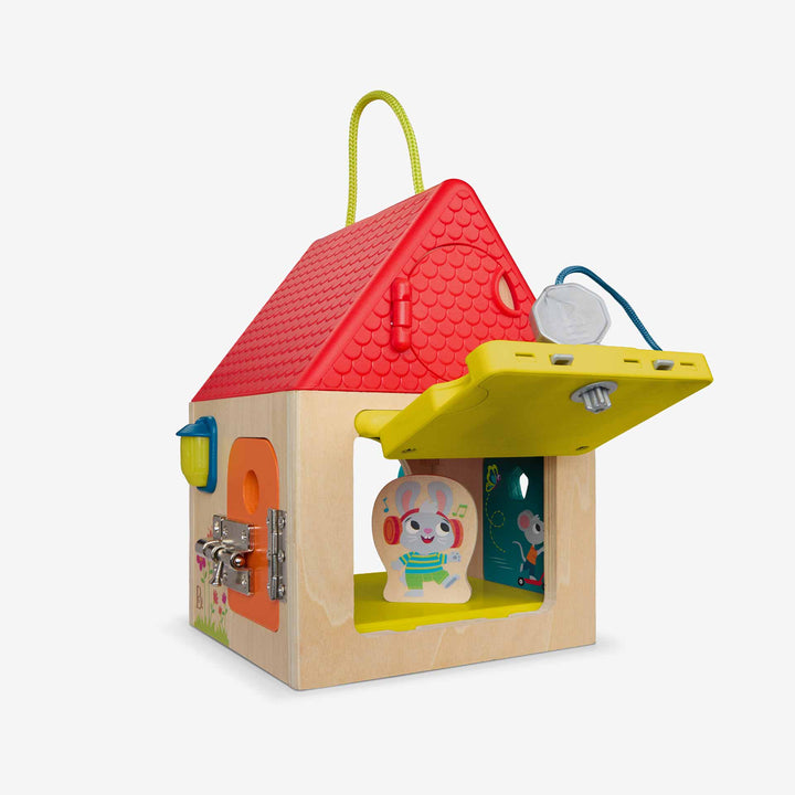 בית פעילות מעץ