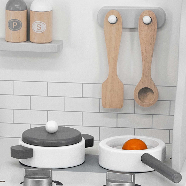 מטבח אפור עם אביזרים