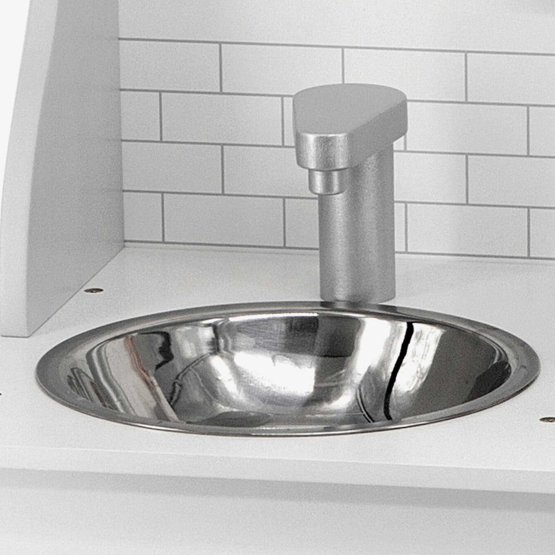 מטבח אפור עם אביזרים